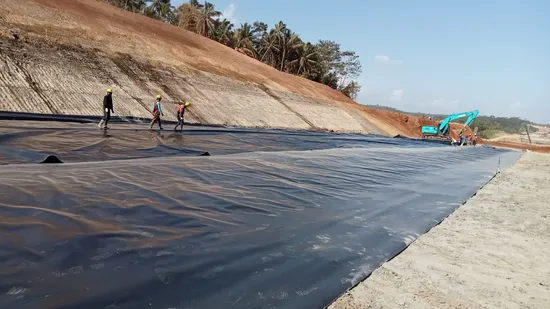 White Color One Membrane Two Geotextile Composite Geomembrane