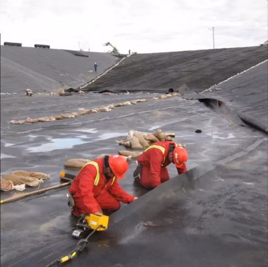 Geomembrana per rivestimento di dighe Geomembrana composita Fodera per stagno Geomembrana in HDPE Vendita